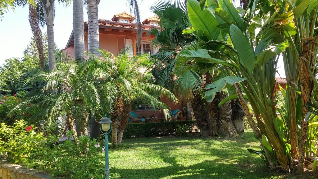 Il Giardino Delle Jacaranda Bed & Breakfast Talsano Luaran gambar